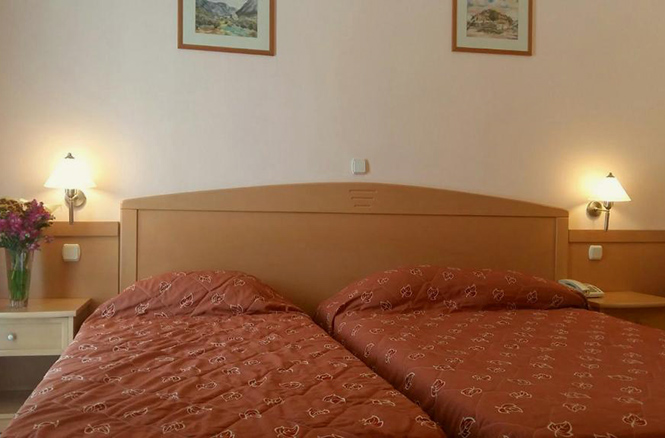 Hotel Tolo Triple Rooms